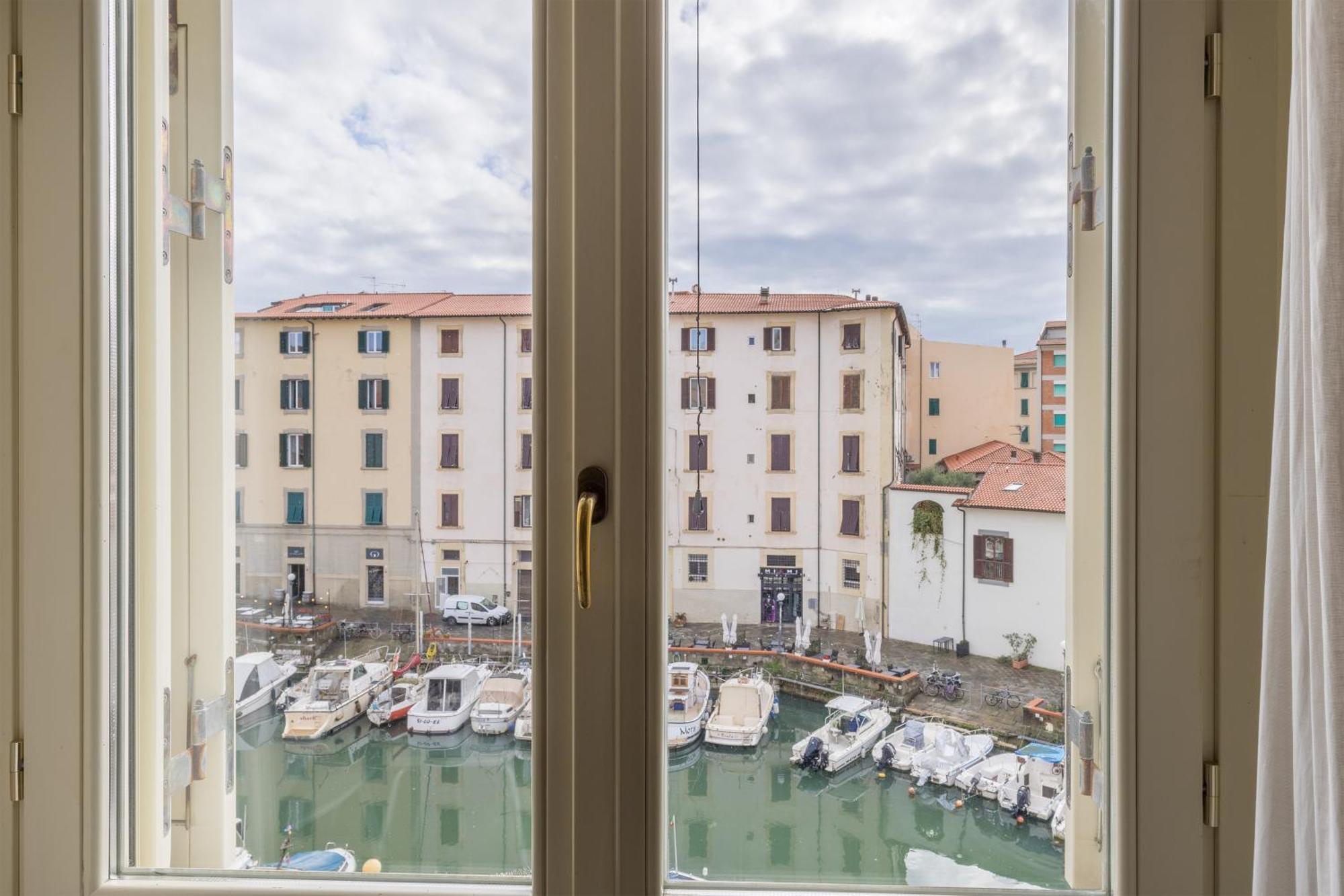 Near The Port-Elegante Appartamento Con Vista Sui Canali Livorno Exterior foto